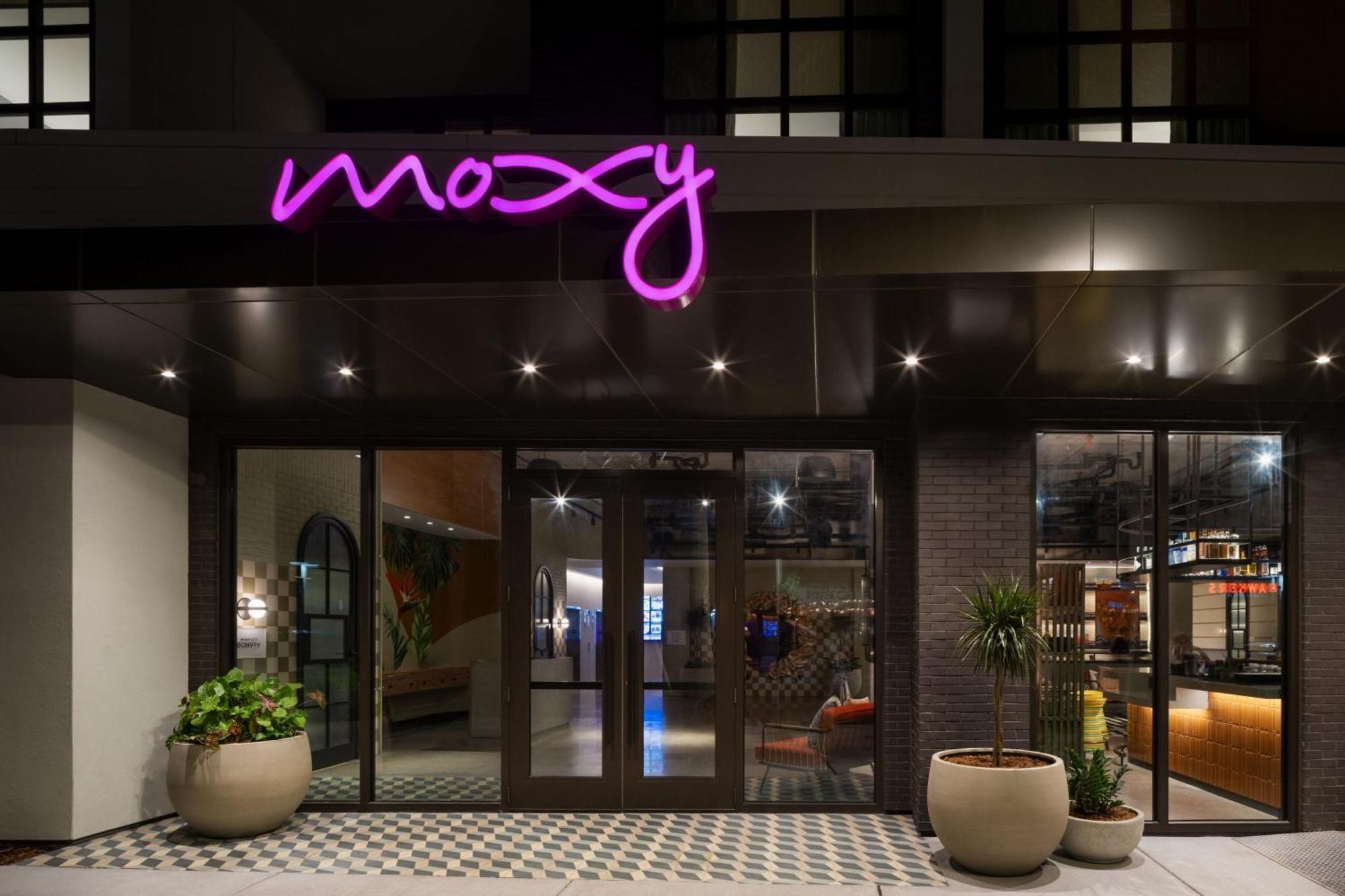 Moxy St. Petersburg Downtown Hotel ภายนอก รูปภาพ